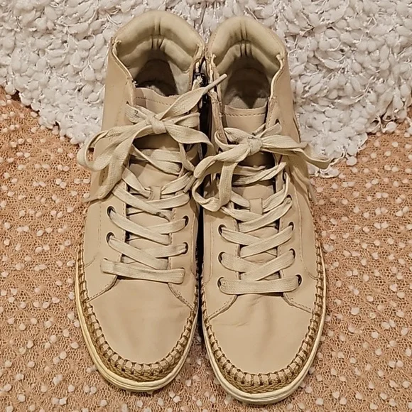 Ugg Hightop Leather Shoes - Picture 16 of 16